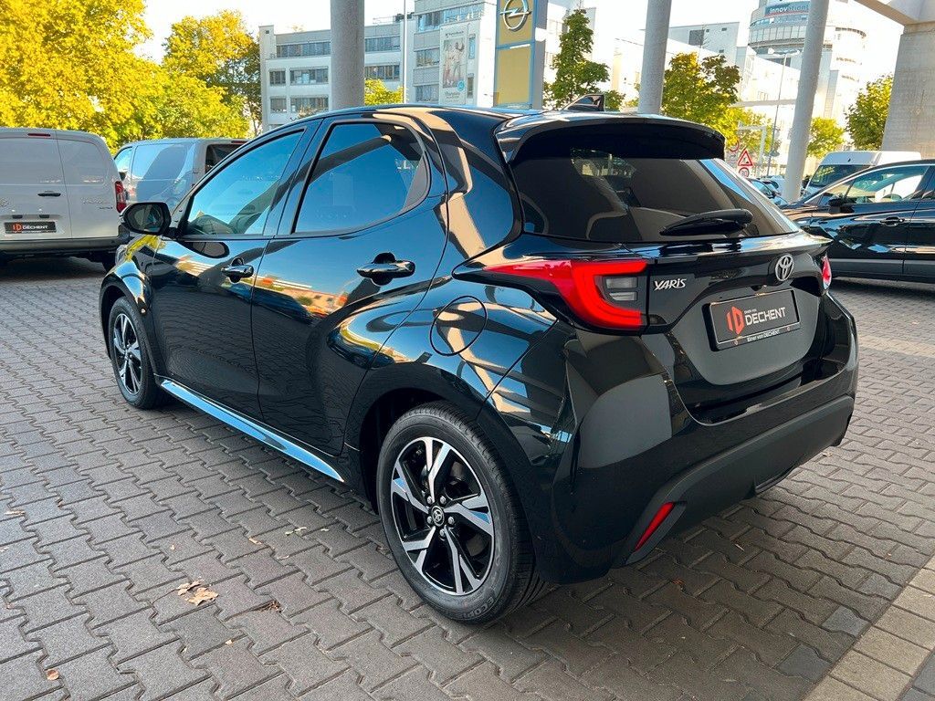 Fahrzeugabbildung Toyota Yaris 1.5 Teamplayer Kamera,LED,Matrix,SHZ,ACC