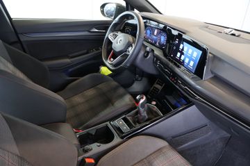Volkswagen Golf VIII GTI 2.0 TSI AID+LED+AMBIENT+CARPLAY