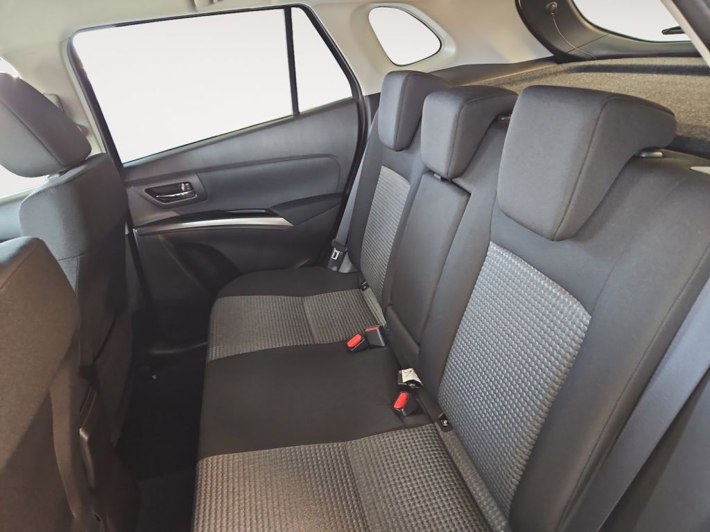 Fahrzeugabbildung Suzuki S-Cross 1.4 Automatik Comfort Navi LED PDC Rückf