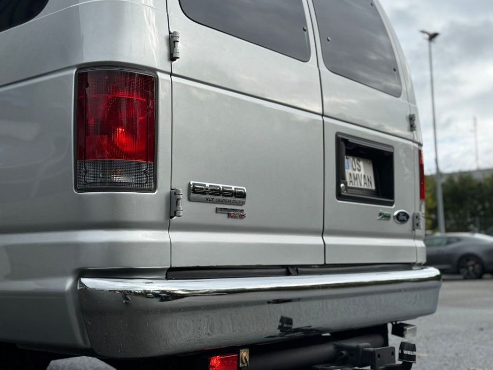 Fahrzeugabbildung Ford Econoline E350 XL 5.4 V8 Flexfuel LPG AHK