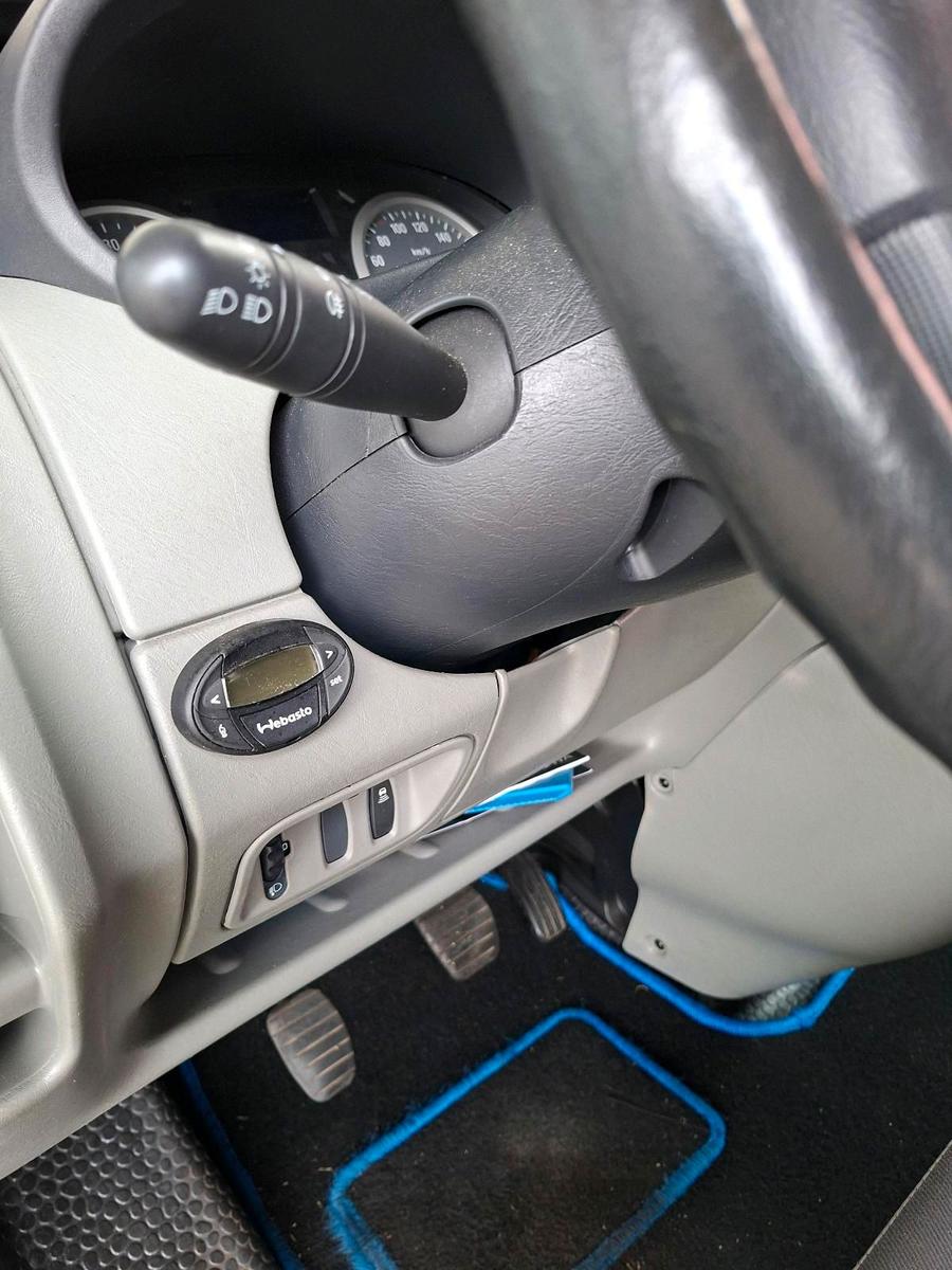 Opel Vivaro 2011 — photo 6