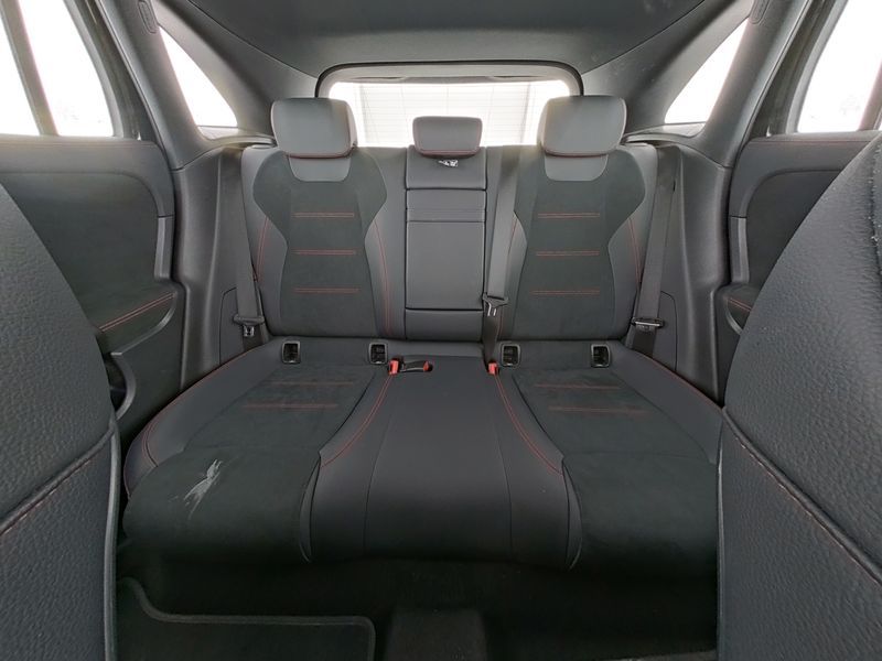 Fahrzeugabbildung Mercedes-Benz EQA 300 4M AMG Advanced Kamera LED Augm.Reality