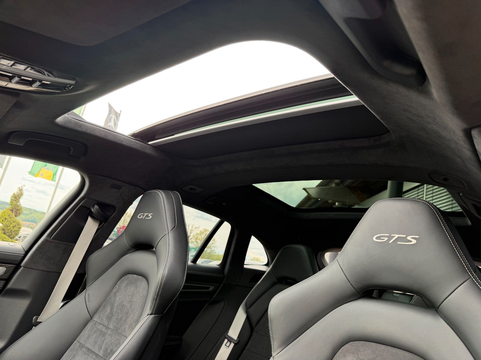 Fahrzeugabbildung Porsche Panamera Sport Turismo GTS CARBON/BOSE/STDH/21"