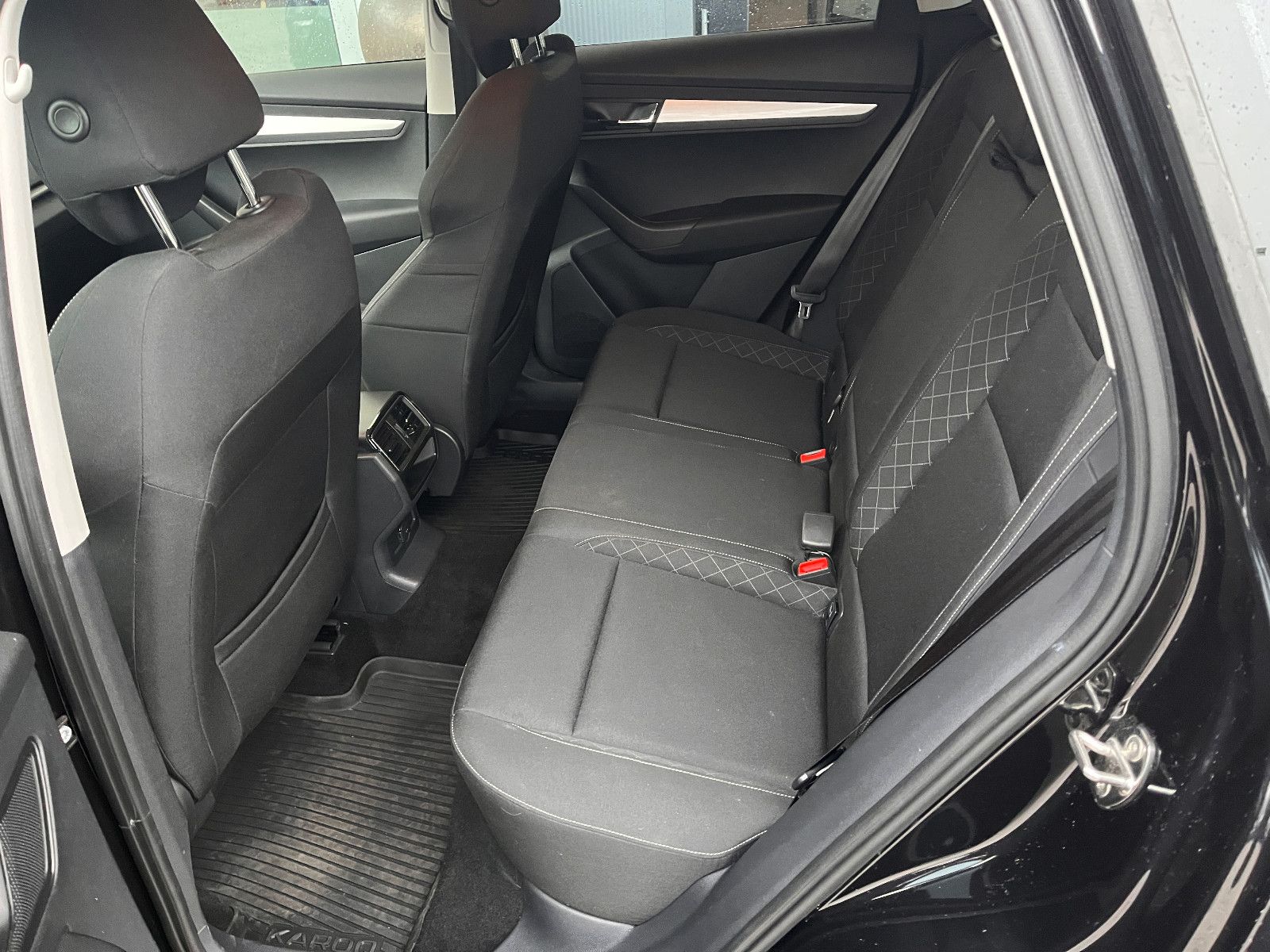 Fahrzeugabbildung SKODA Karoq Ambition 1.0 DSG