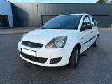 Ford Fiesta 1.3 1.HAND! Klima 8-fach CD 5-Türer - Ford Fiesta: Weiß, Türer