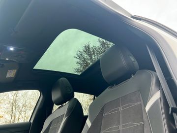 Fotografie 13 des Opel Astra L Lim GS Automatik Alcantara Schiebedach