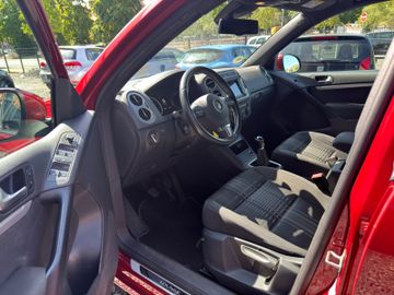 Volkswagen Tiguan - 9