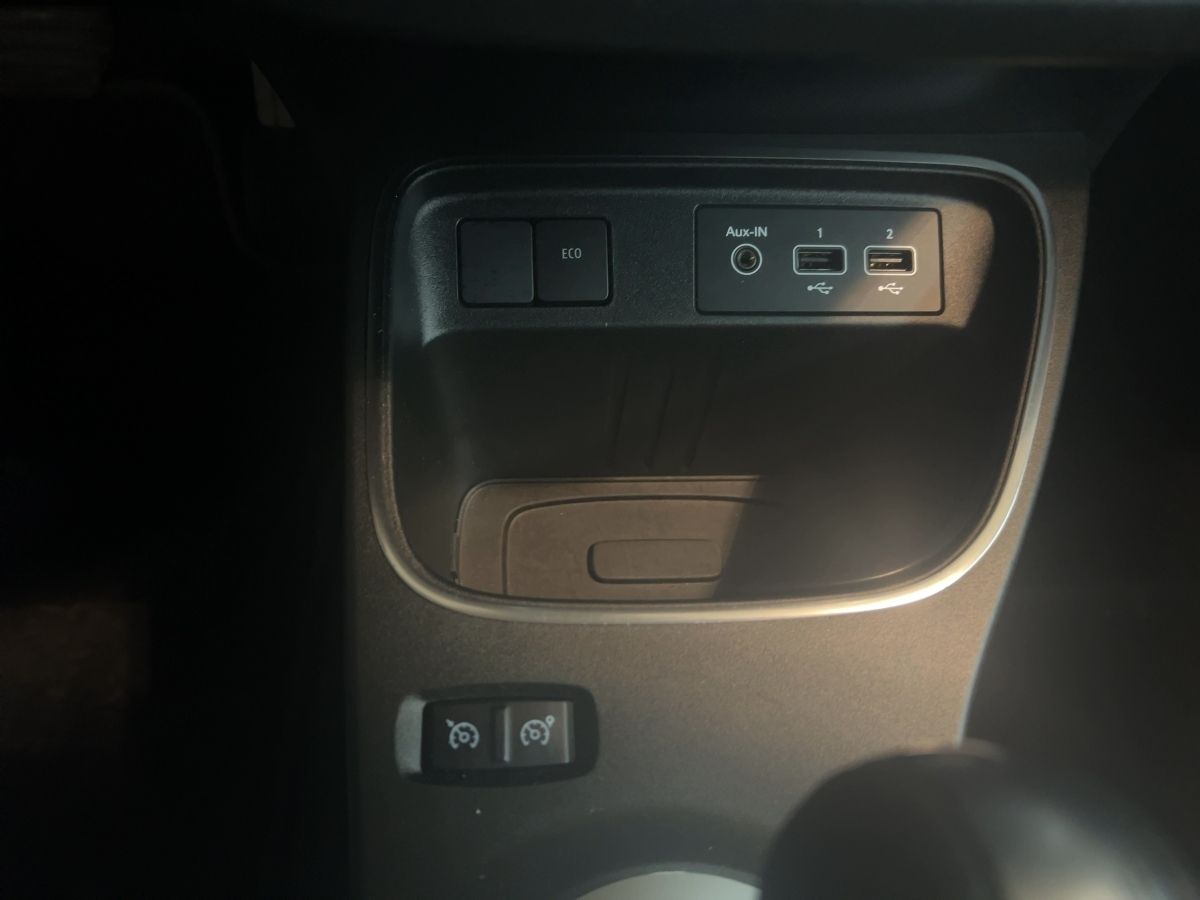 Fahrzeugabbildung Renault Twingo E-TECH Techno GJR SHZ Kamera