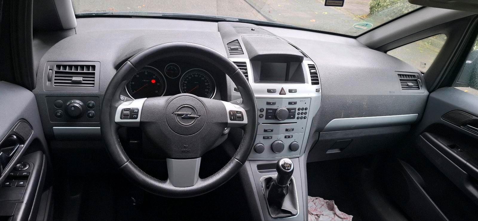 Opel Zafira 2009 — photo 11