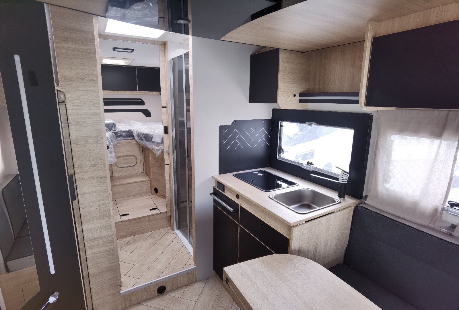 Fahrzeugabbildung Challenger 337 Etape Edition m. Hubbett