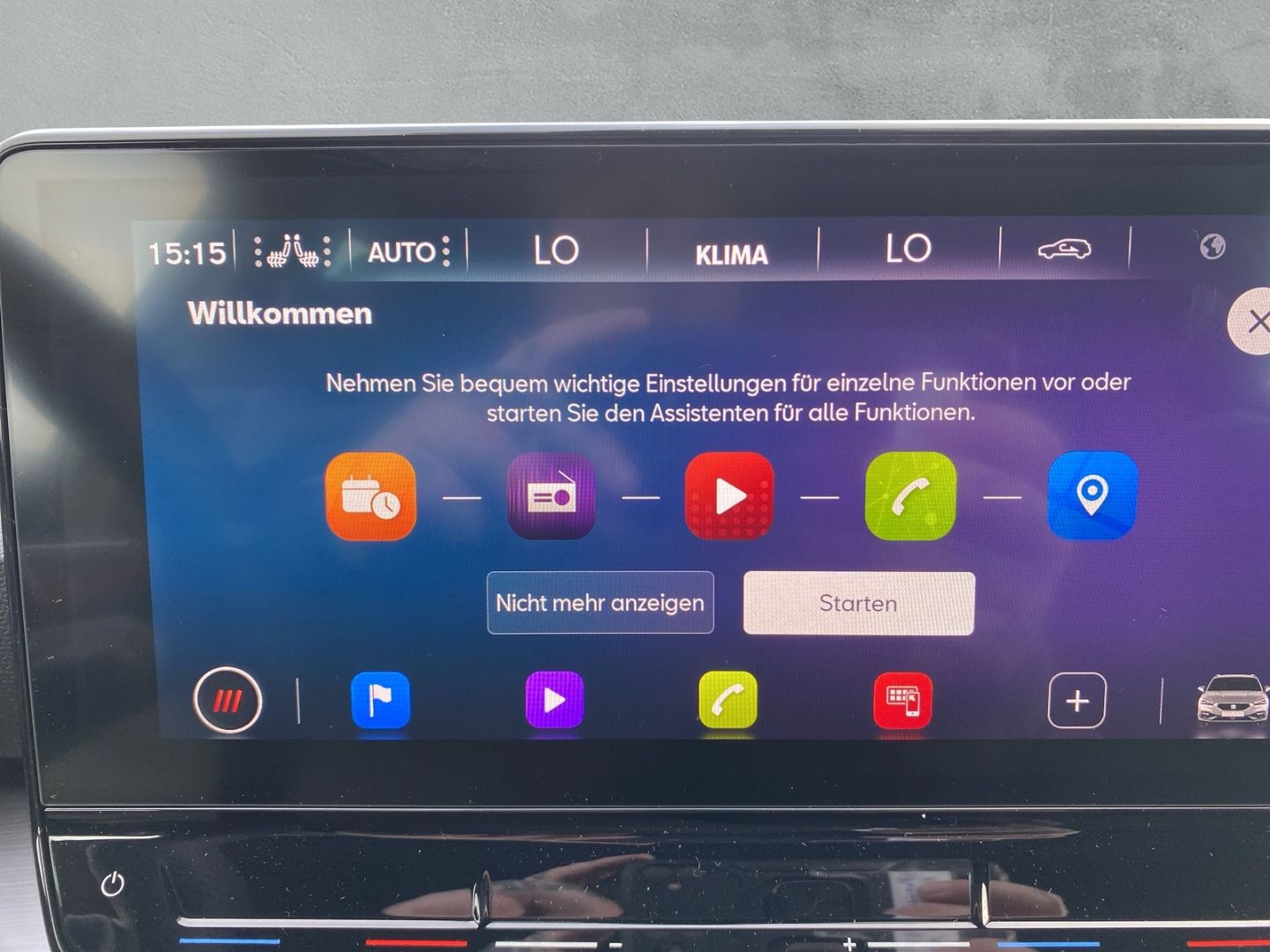 Fahrzeugabbildung SEAT Leon Sportstourer FR 2.0 TDI EU6d Navi digitales