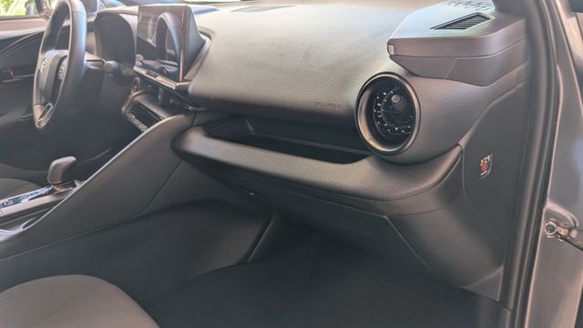 Fahrzeugabbildung Toyota C-HR 1.8 FWD Team Deutschland KlimaA,Navi,SHZ