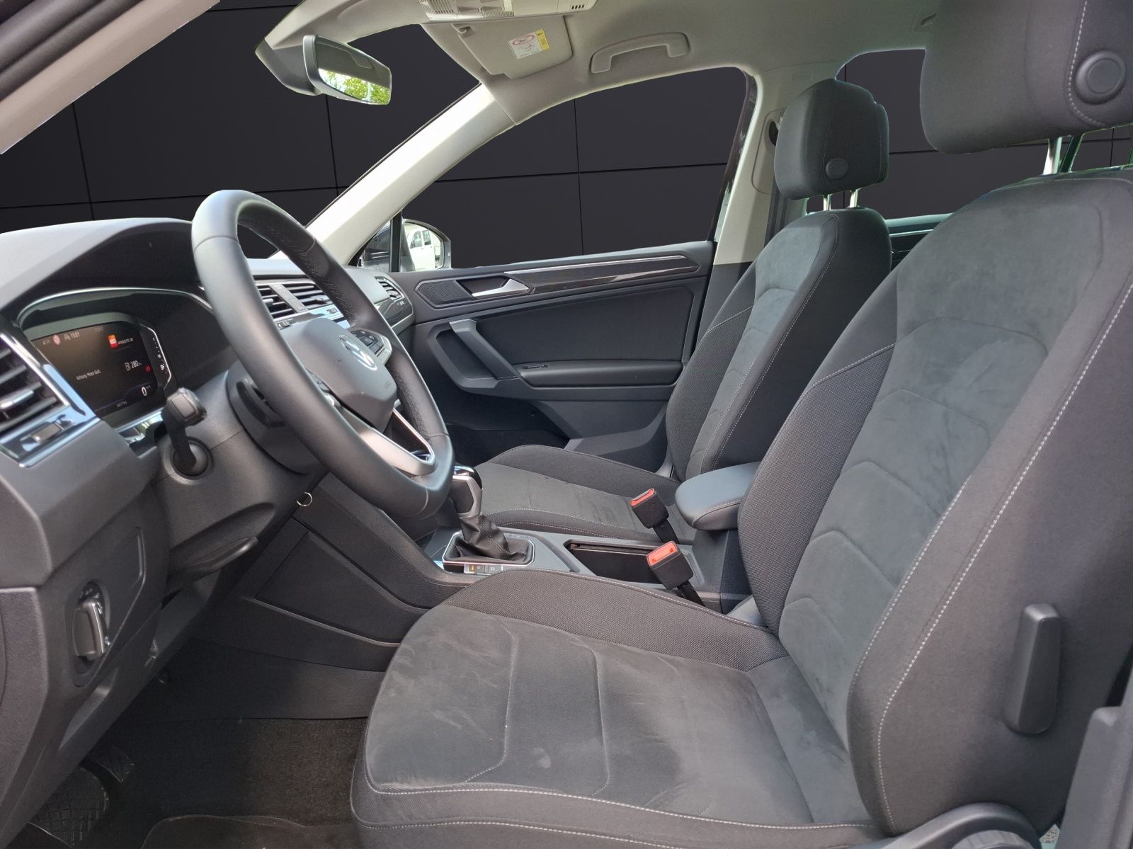 Fahrzeugabbildung Volkswagen Tiguan TDI Elegance DSG Matrix Navi AID ACC PDC
