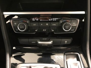 BMW Active Tourer 225xe KLIMA LED NAV PDC SHZ TEMP