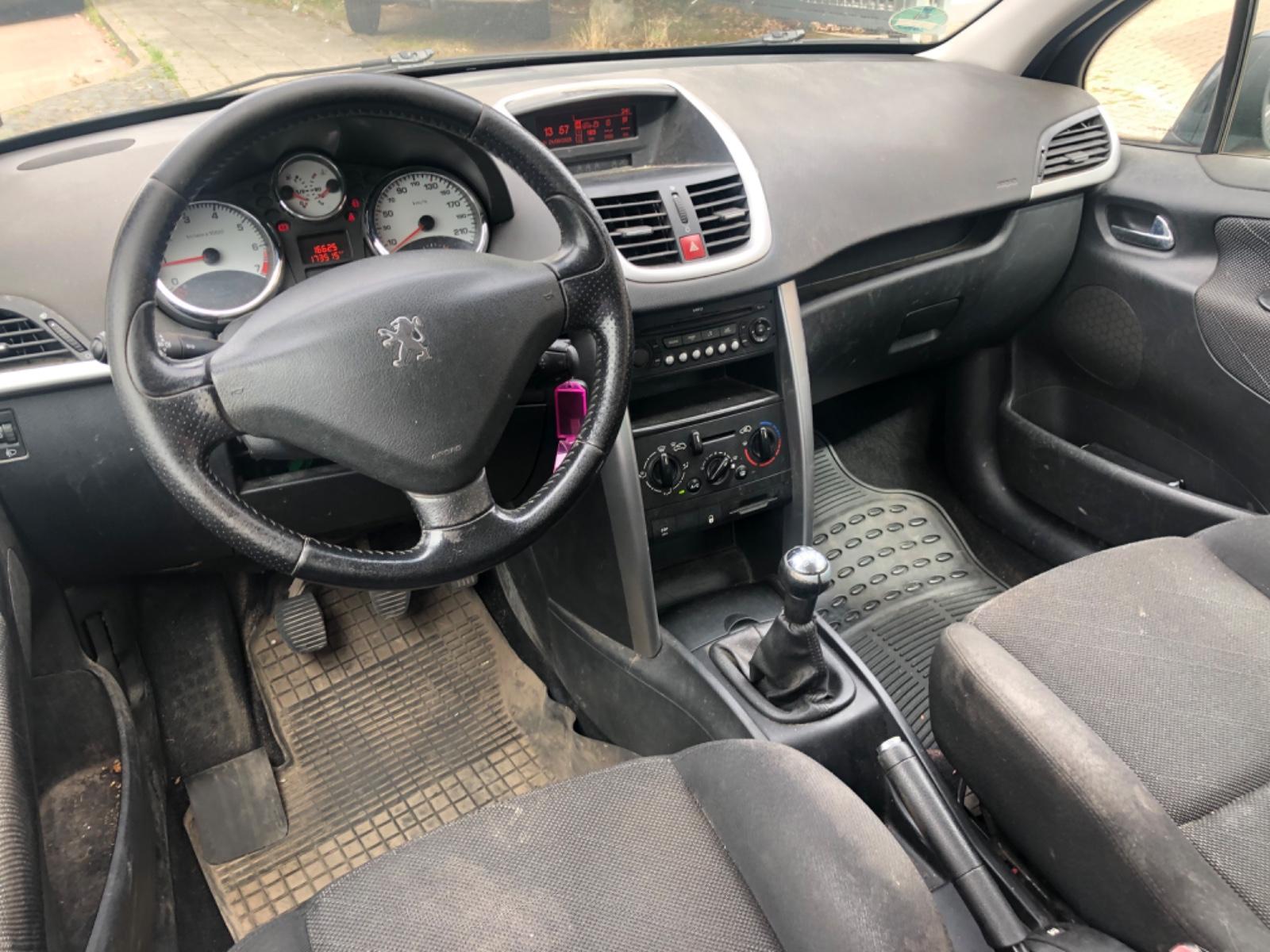 Peugeot 207 2008 — photo 9