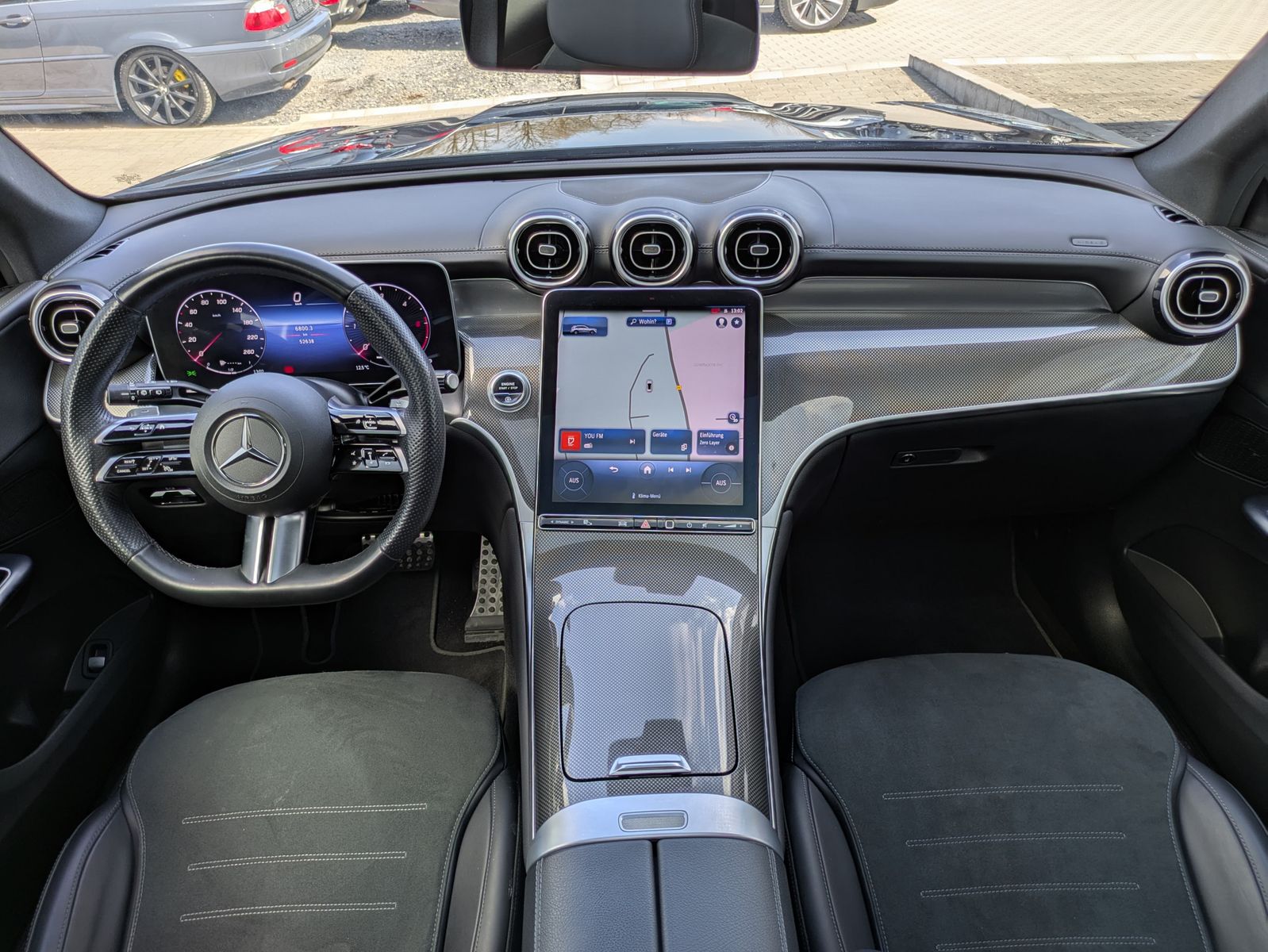 Fahrzeugabbildung Mercedes-Benz GLC 300 d 4M AMG PANO*DIGITAL-LIGHT*ACC*AHK*20"
