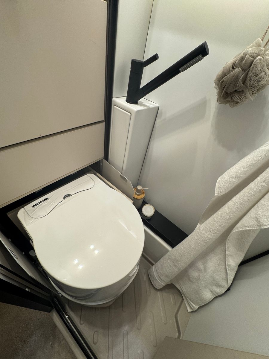 Fahrzeugabbildung Bürstner Habiton HMX 6.0 - 4x4 - Aufstelldach -OFFROAD