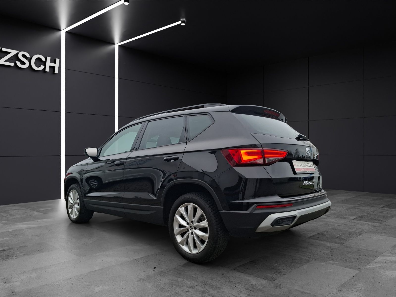 Fahrzeugabbildung SEAT Ateca TSI Style DSG LED Navi AID ACC Park-Assist