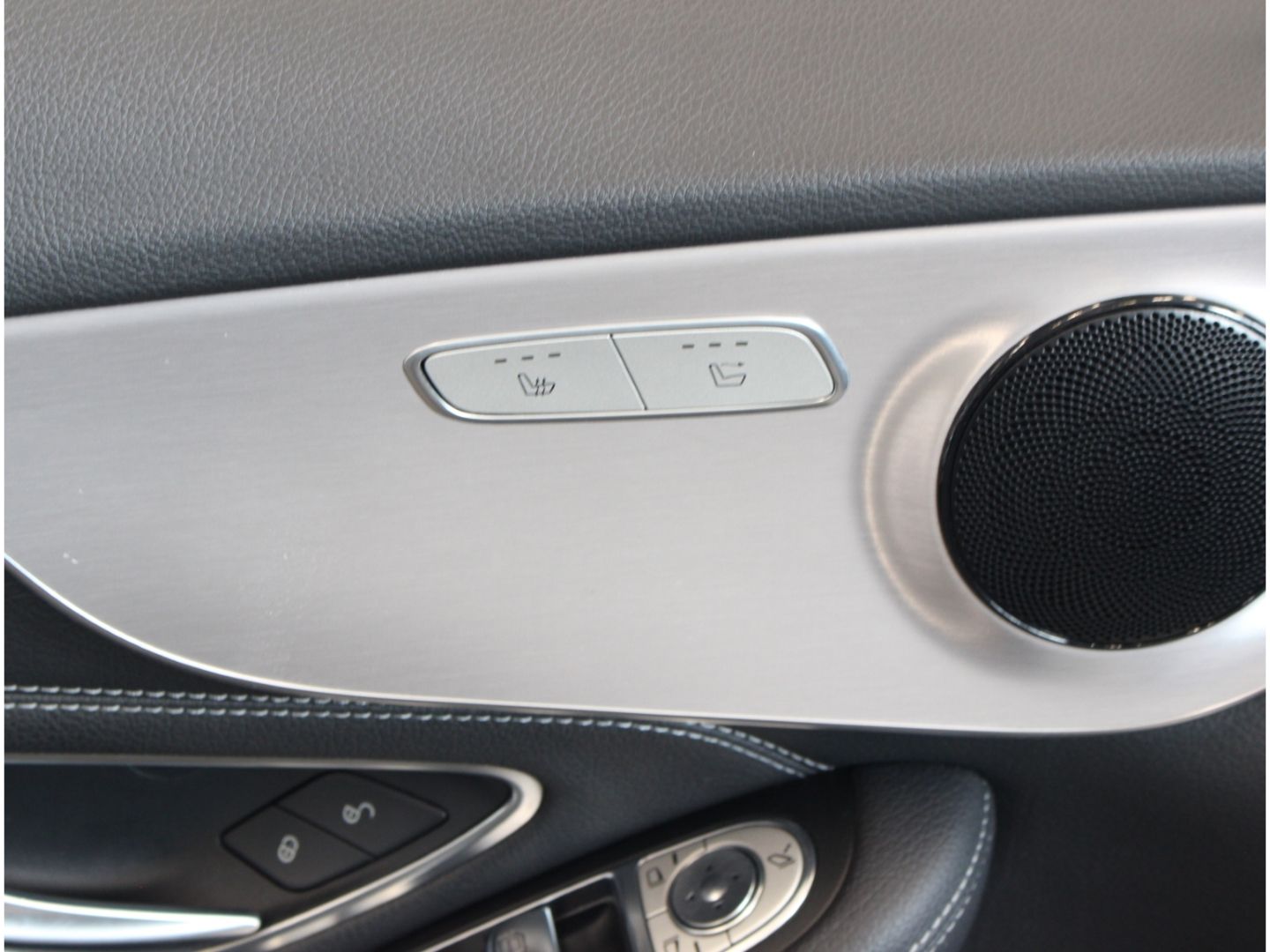 Fahrzeugabbildung Mercedes-Benz C 400 Cabrio 4Matic AMG Line Kamera*LED*Digital