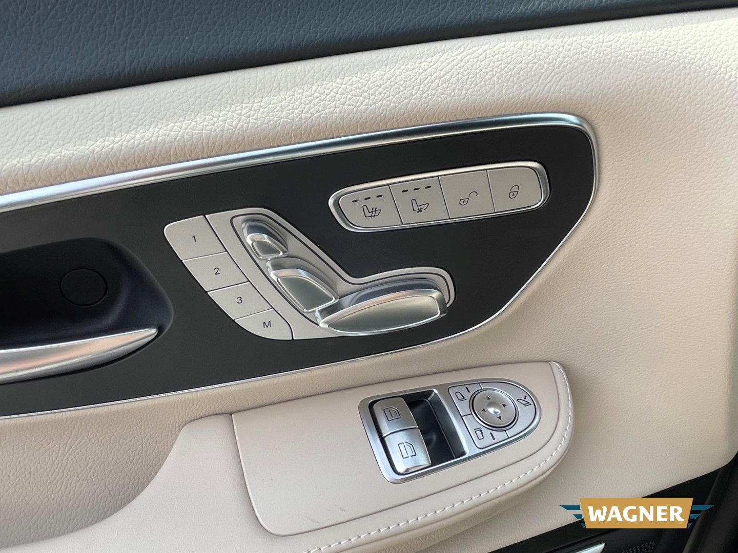 Fahrzeugabbildung Mercedes-Benz V 300 d AMG EXCLUSIVE Luxus Sitze  4MATIC Voll V
