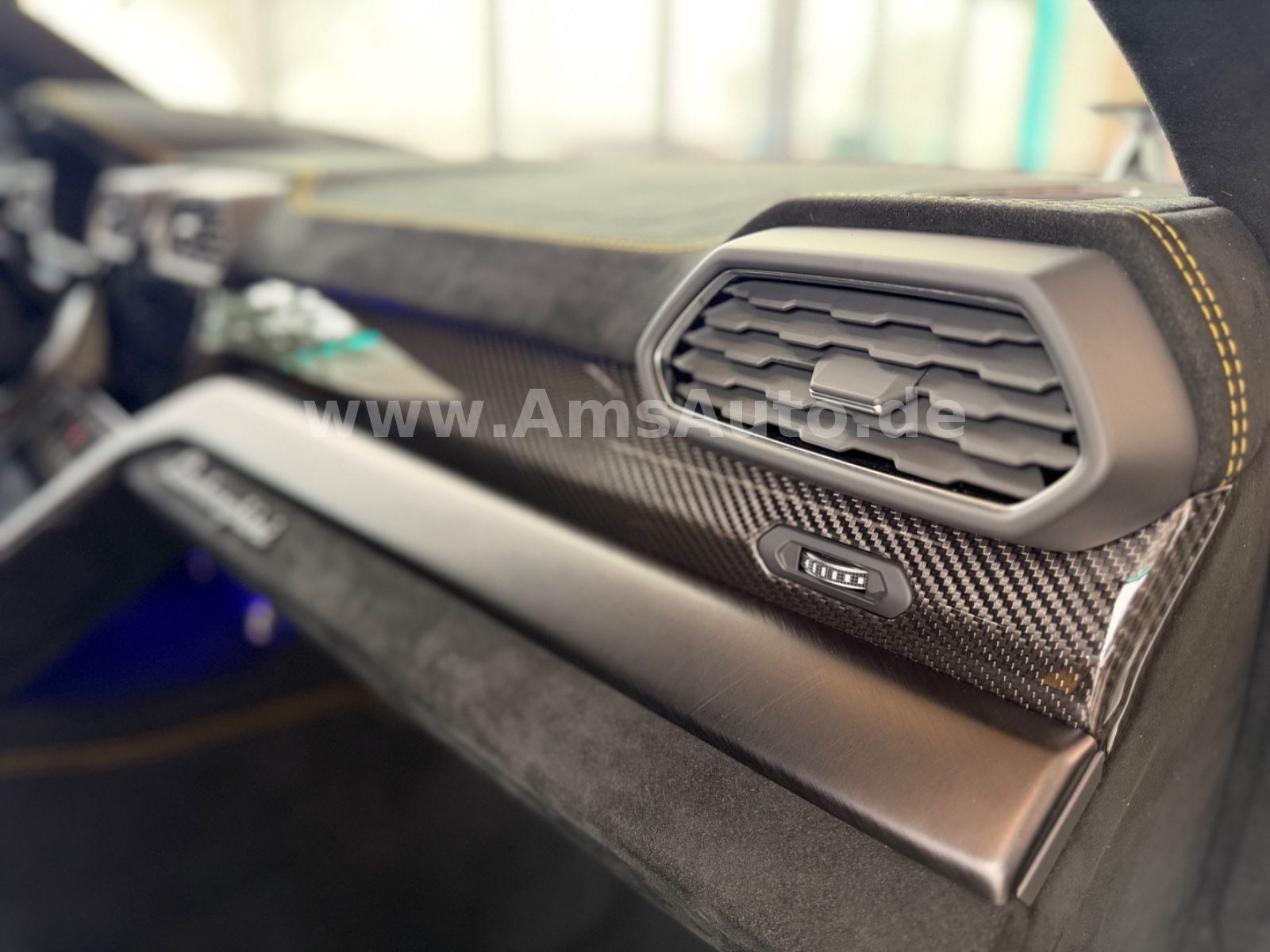 Urus 4.0 V8 Performante Full Carbon Full PPF