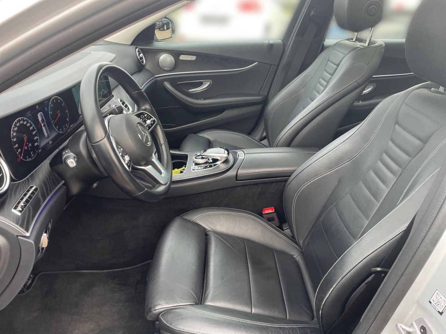 Fahrzeugabbildung Mercedes-Benz E 450 T-Modell 4Matic E-Klasse Avantgarde AHK