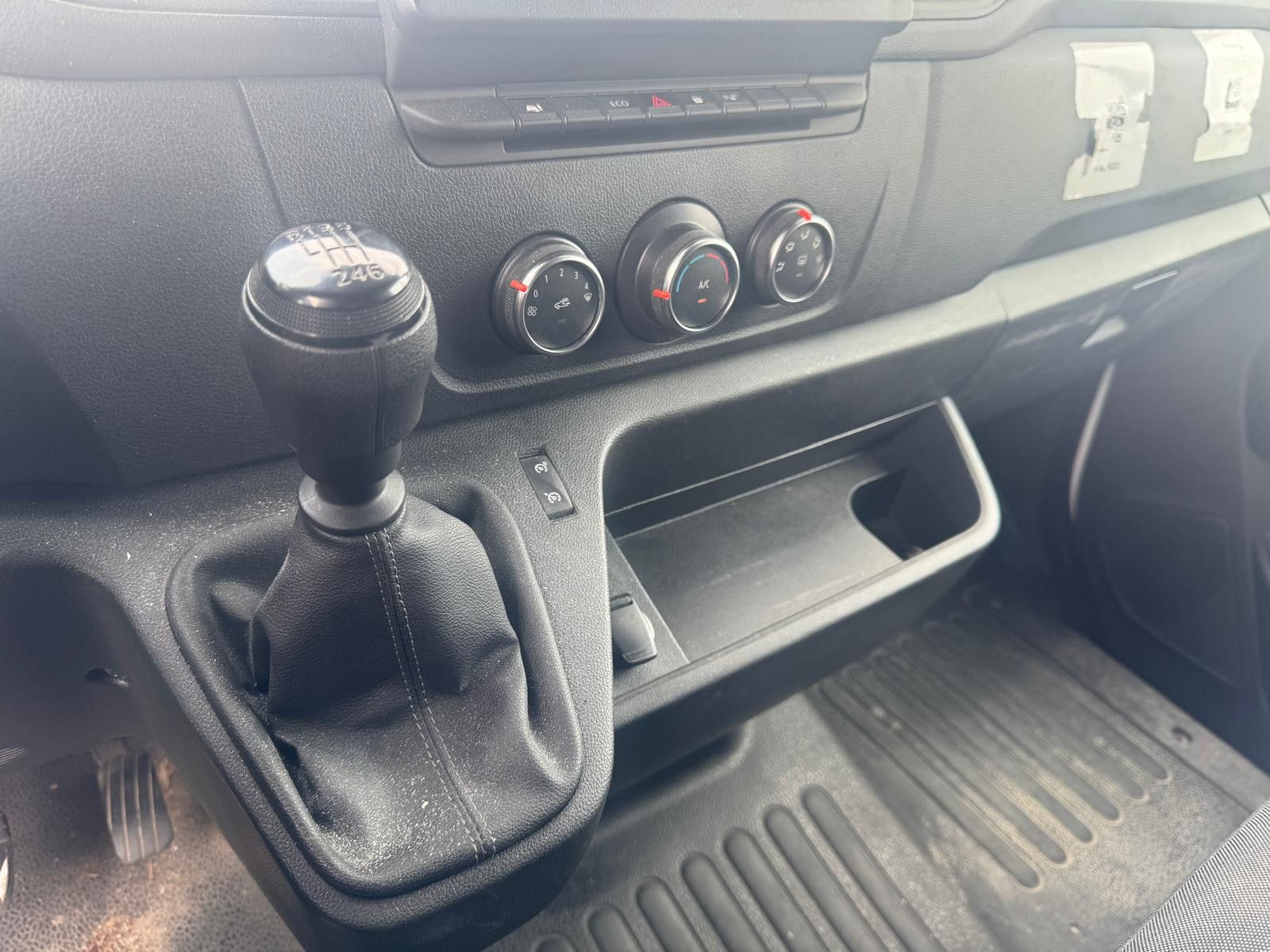 Fahrzeugabbildung Renault Master III Kasten L1H2 HKa 3,5t/1.HAND/KLIMA