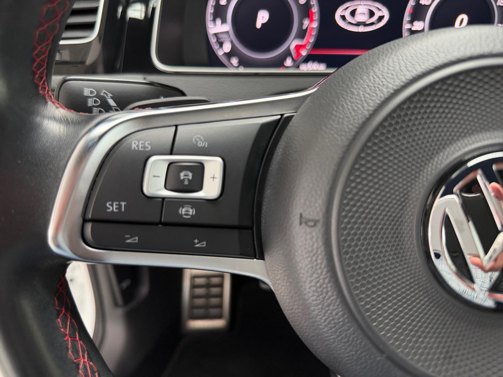 Volkswagen GOLF GTI PERFORMANCE DSG NAV+LED+ACC+DYNAUD+1.HD