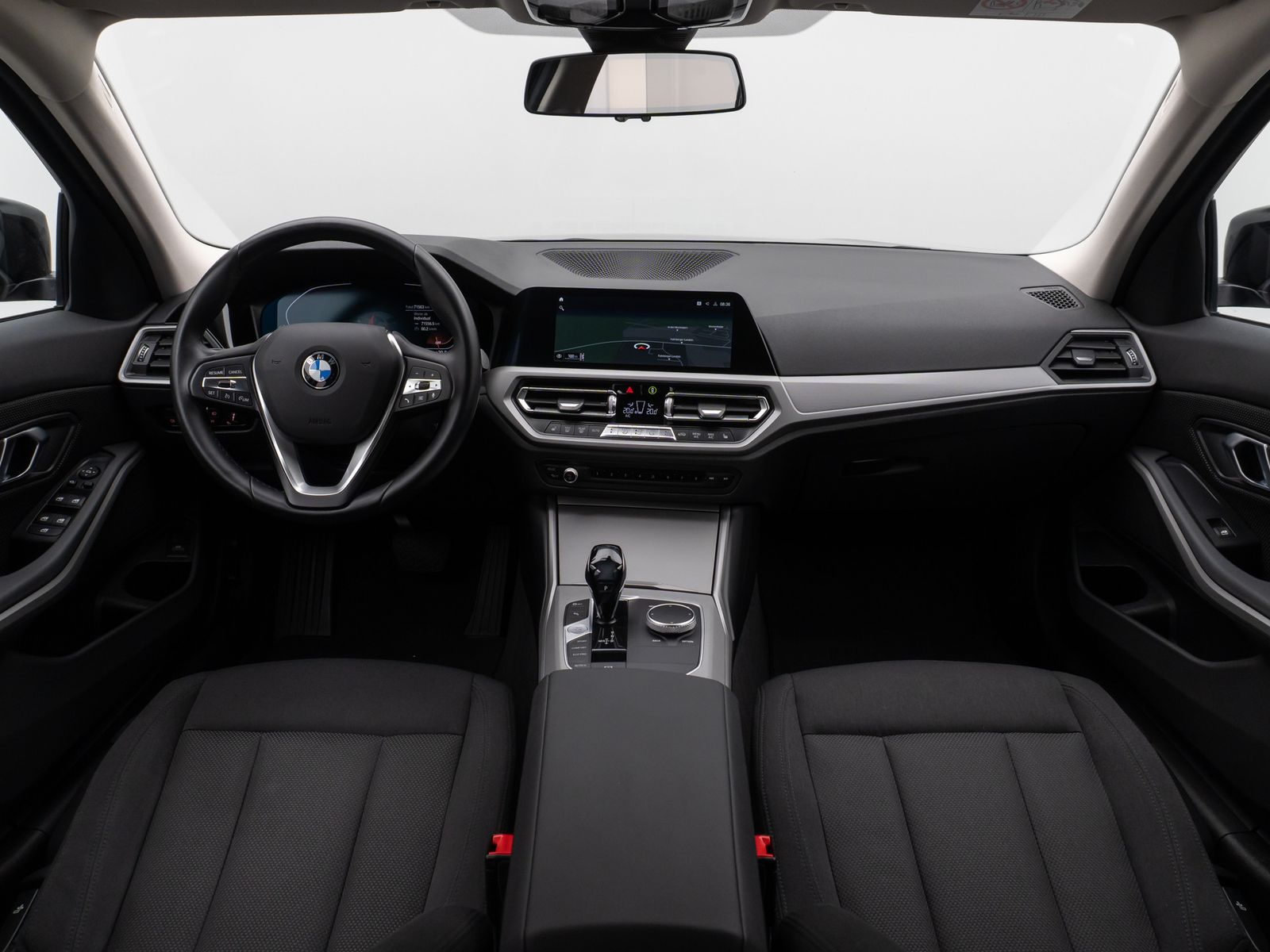 Fahrzeugabbildung BMW 320d DAB CockPitPr Lordos PDC Geschwindigkeitsre