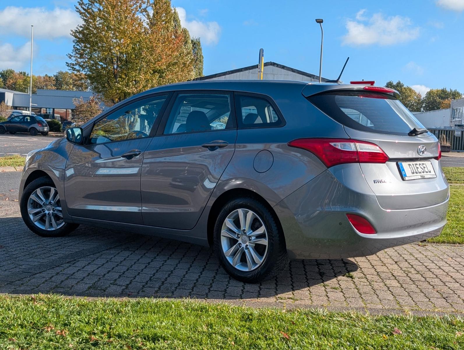 Hyundai i30 2014 — photo 12