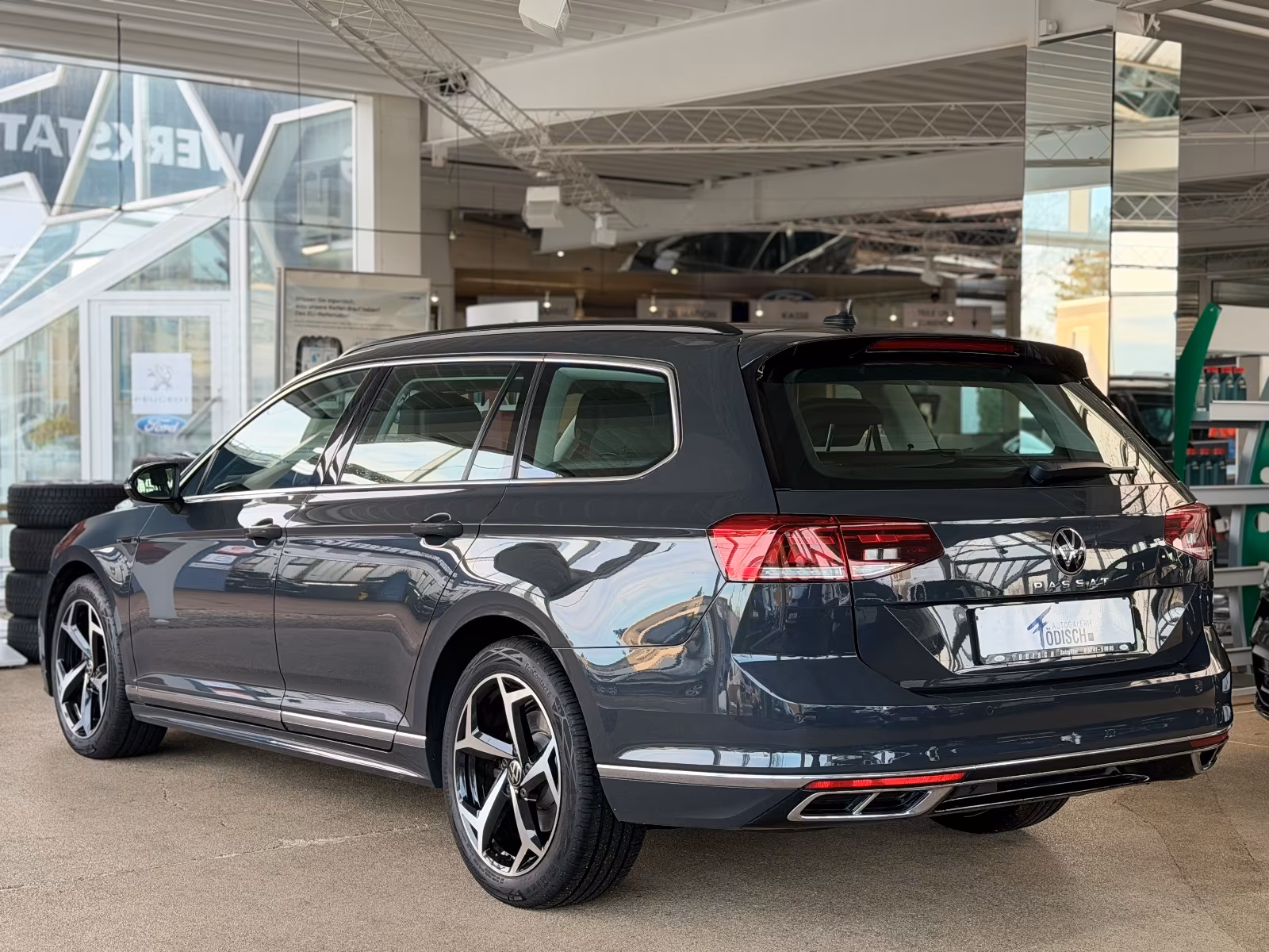 Volkswagen Passat Passat*Variant*2.0 TDI*R-LINE*DSG*VIRTUAL*CAM*LM, миниатюра 14