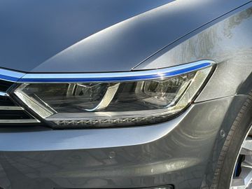 Volkswagen Passat - 4