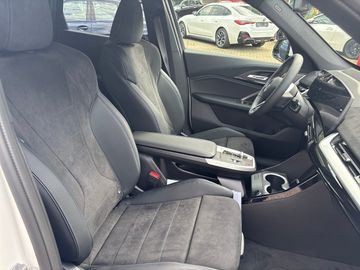 BMW iX1 xDrive30 M Sportpaket Head-Up HK HiFi DAB