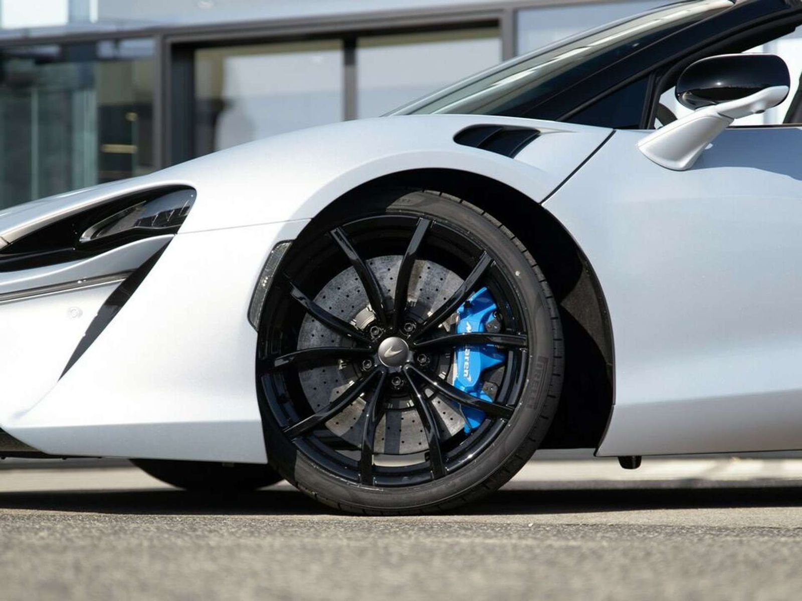 McLaren Artura Artura Spider / 0% Leasing / B&W / Lift imagem 3