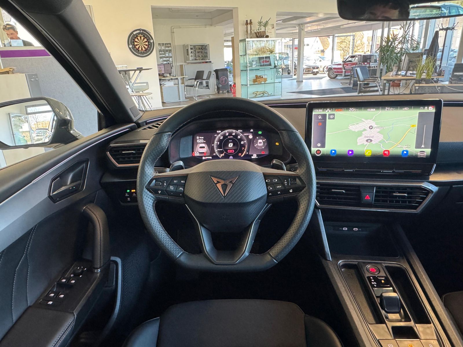 Fahrzeugabbildung CUPRA Leon 1.5eTSI DSG Matrix Cam Vision+ el. Heck AHK