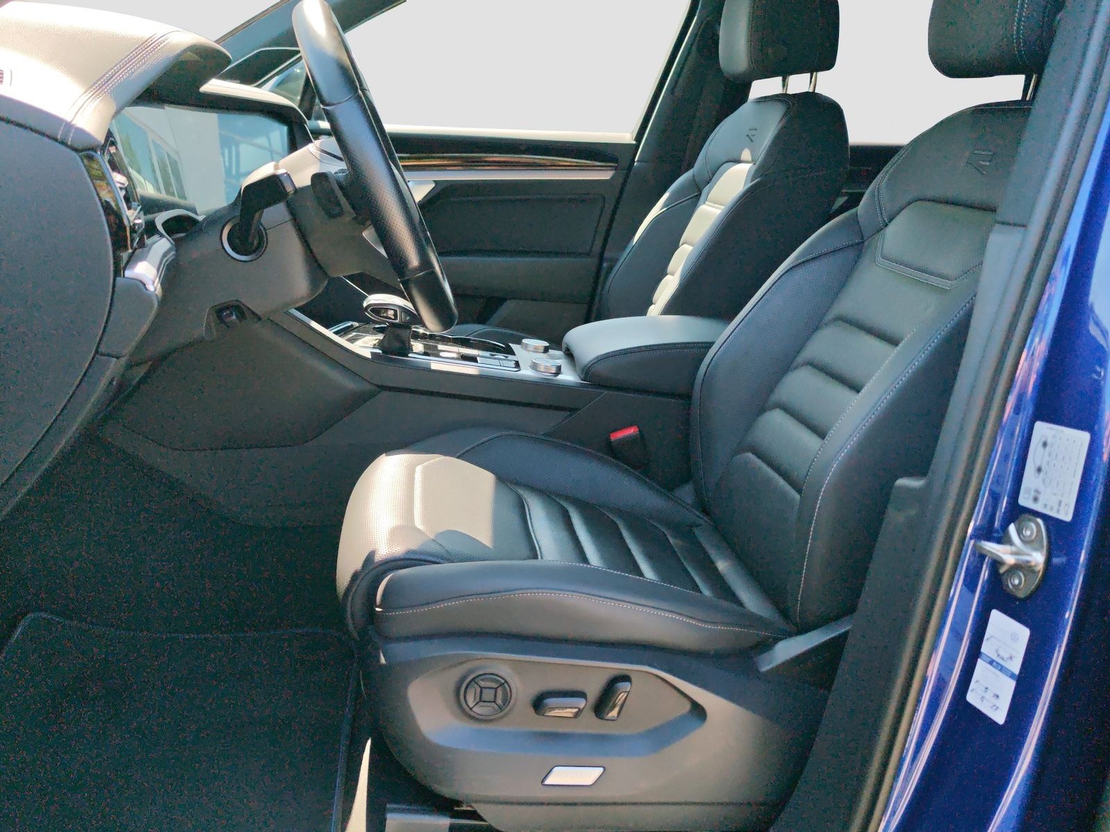 Volkswagen Touareg 3.0 eHybrid R DYNAUDIO Memory AHK LuftF foto 9