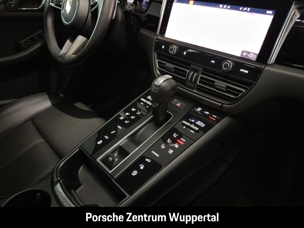 PORSCHE Macan 2023