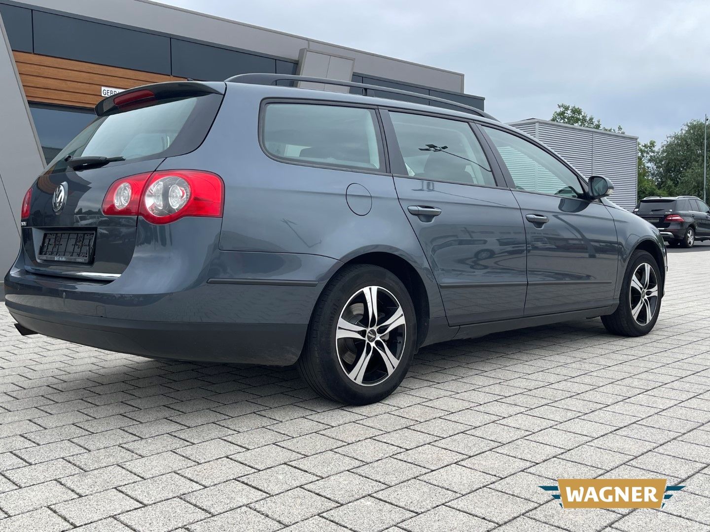 Fahrzeugabbildung Volkswagen Passat Variant Trendline Sitzheizung TÜV 03/2028