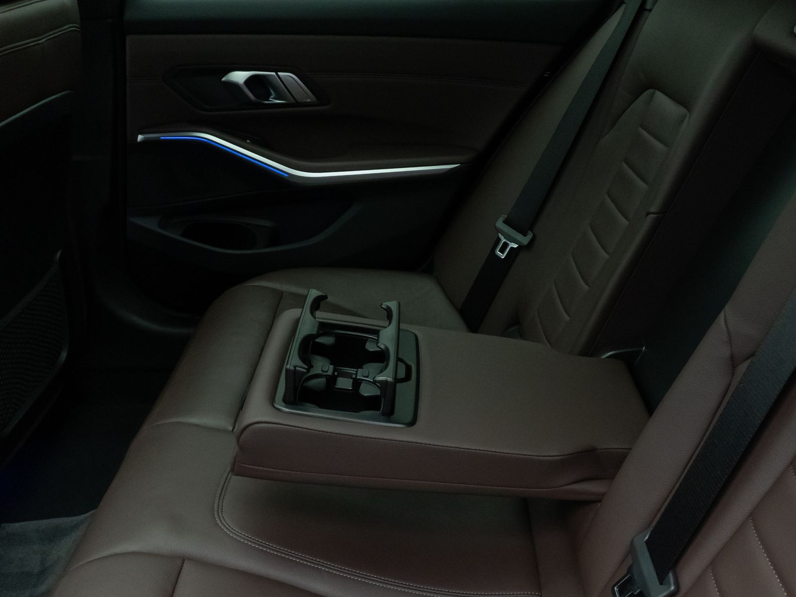 Fahrzeugabbildung BMW 330d M Sport DAB Kamera Leder ACC Alarm Pano 19"