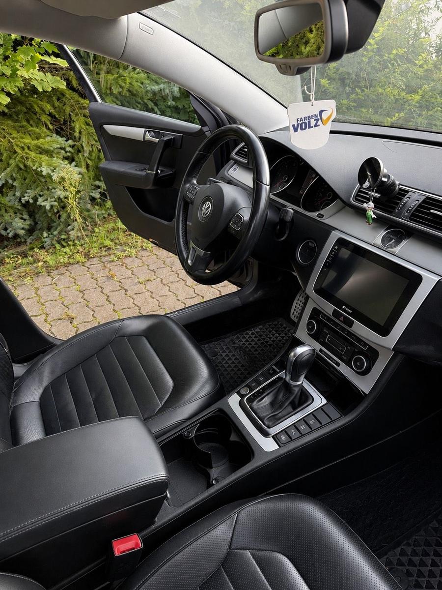 Volkswagen Passat 2011 — photo 8