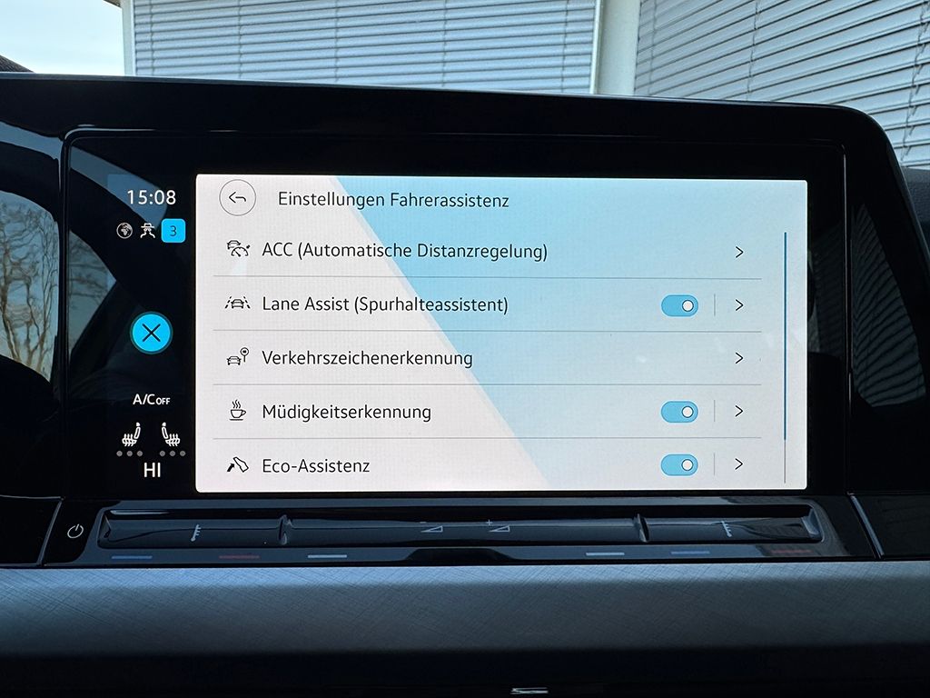 Golf VIII Variant 1.5 TSI LIFE *NAVI*LED*ACC*