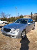 Mercedes-Benz Mercedes-benz E 270 177CV - Da Vetrina - gebrauchte Mercedes-Benz E 270 aus dem Jahr 2004