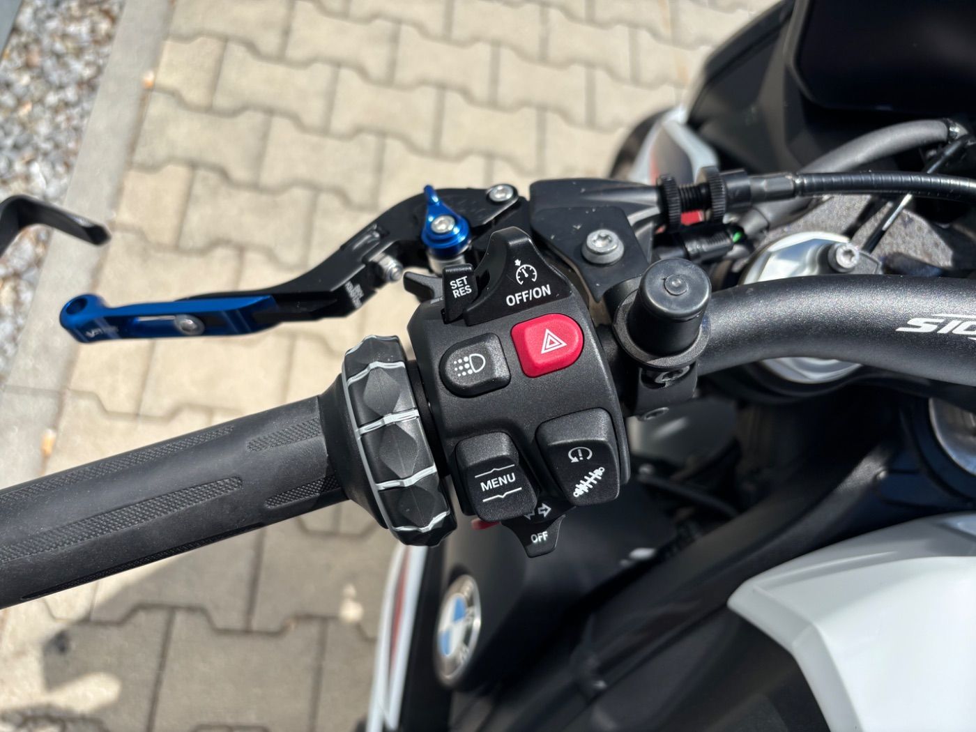 Fahrzeugabbildung BMW S 1000 R M Paket, Carbonräder viel Zubehör