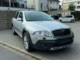 Skoda Octavia 2.0 TDI AHK Scout Allrad 8 f... - Skoda Octavia aus 2008: Scout