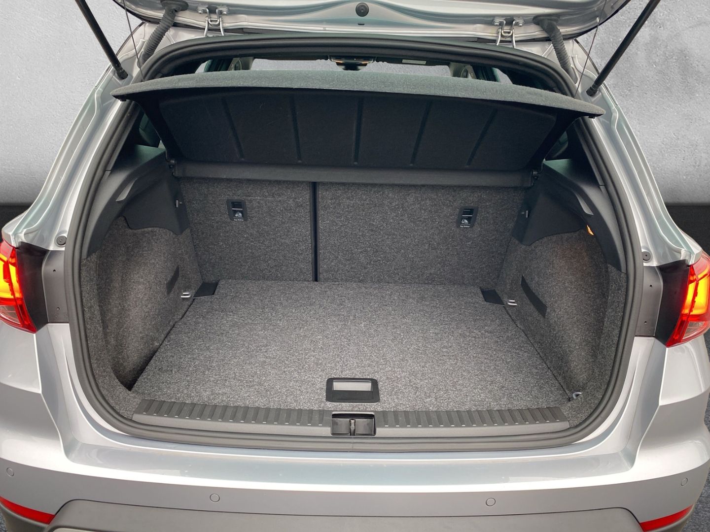 Fahrzeugabbildung SEAT Arona Xperience Navi Digitales Cockpit LED Sperr