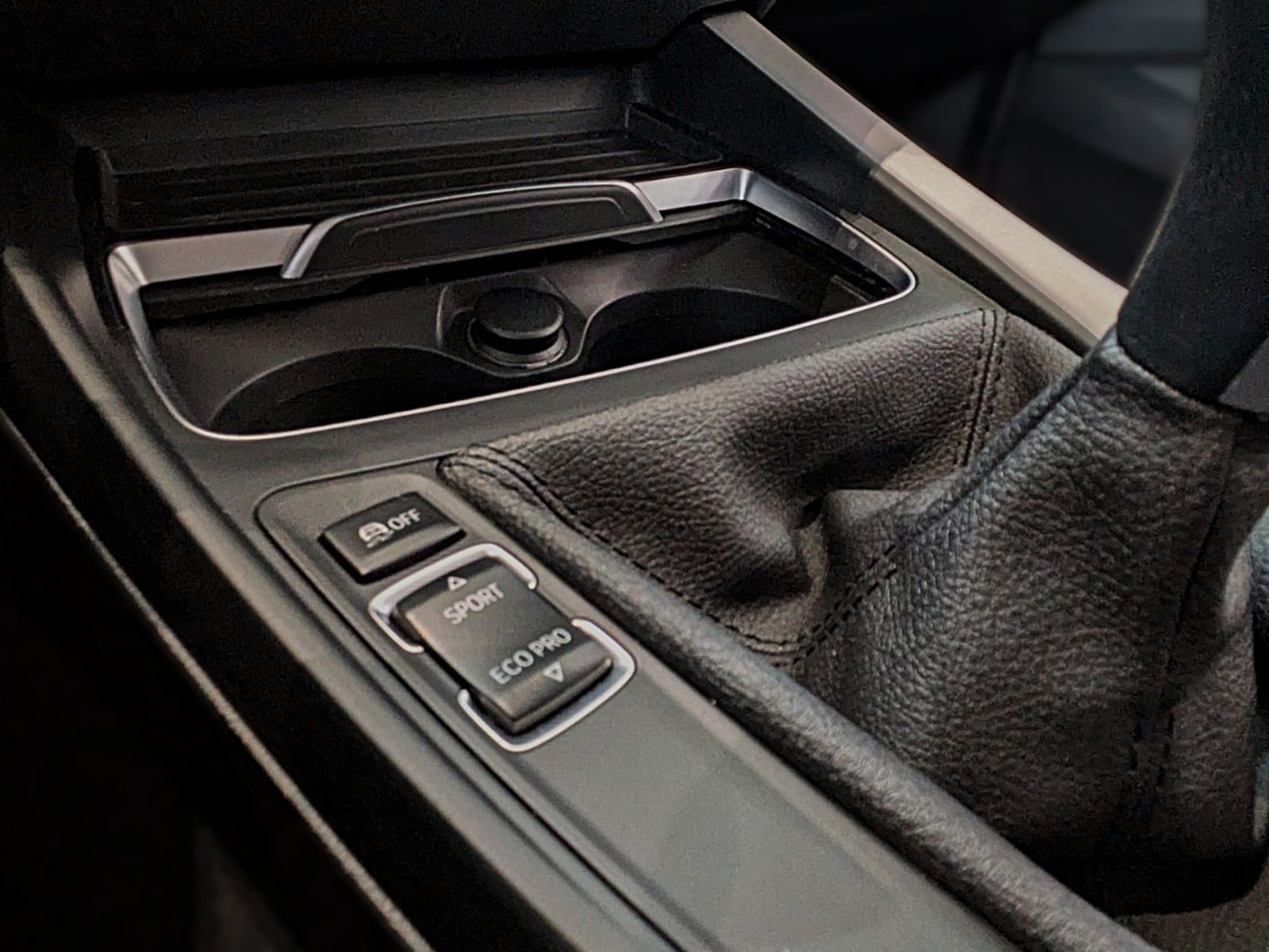 Fahrzeugabbildung BMW 116d 5 Trg KLIMAAUT NAVI SITZHZG PDC 1.HAND ALU