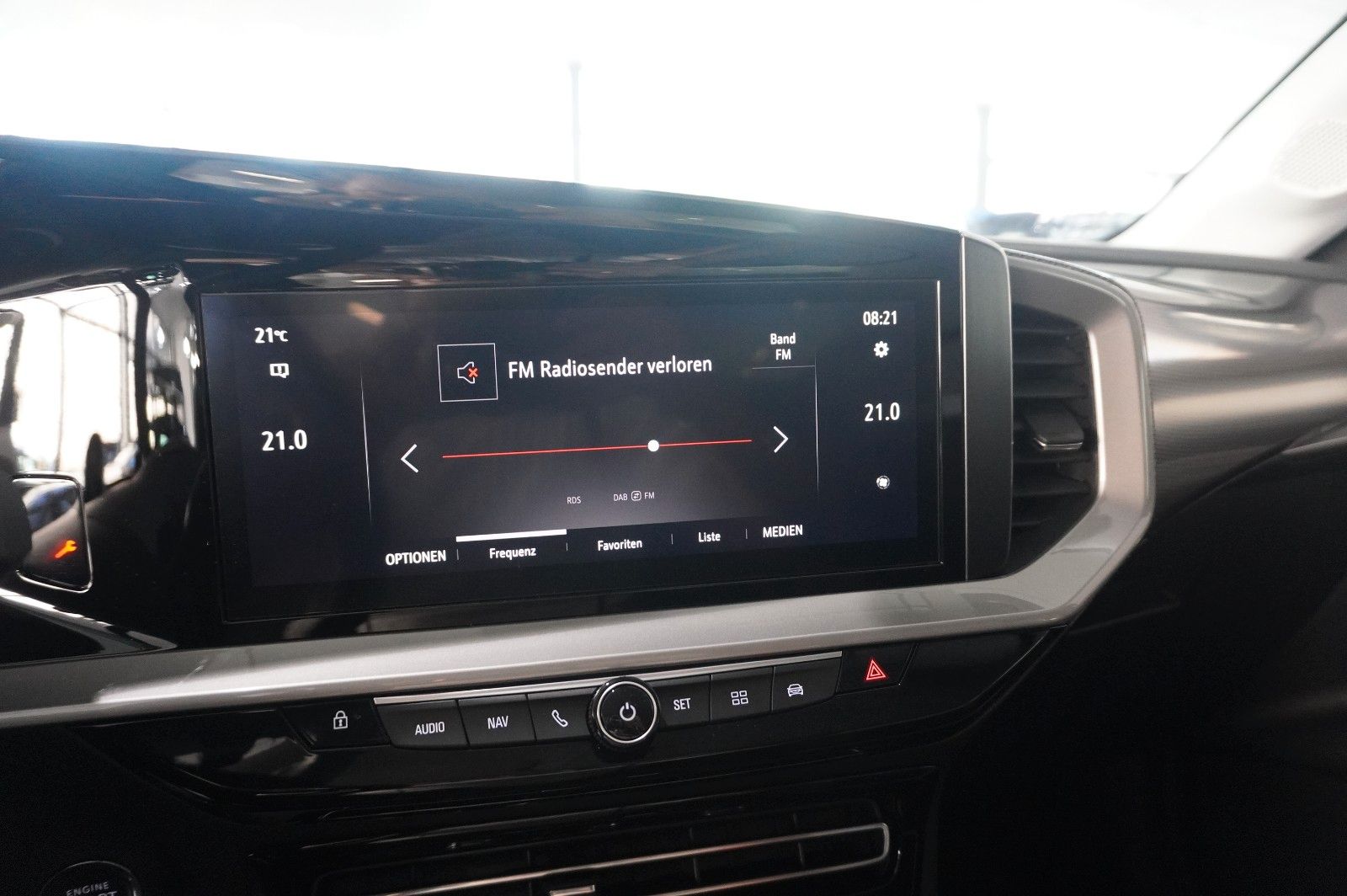 Fahrzeugabbildung Opel Mokka 1.2T ELEGANCE NAVI/LED/KAMERA/SH/SPORT/DAB