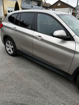 BMW X1 xDrive25e xLine Steptronic xLine - mit Hybrid-Antrieb: Beige