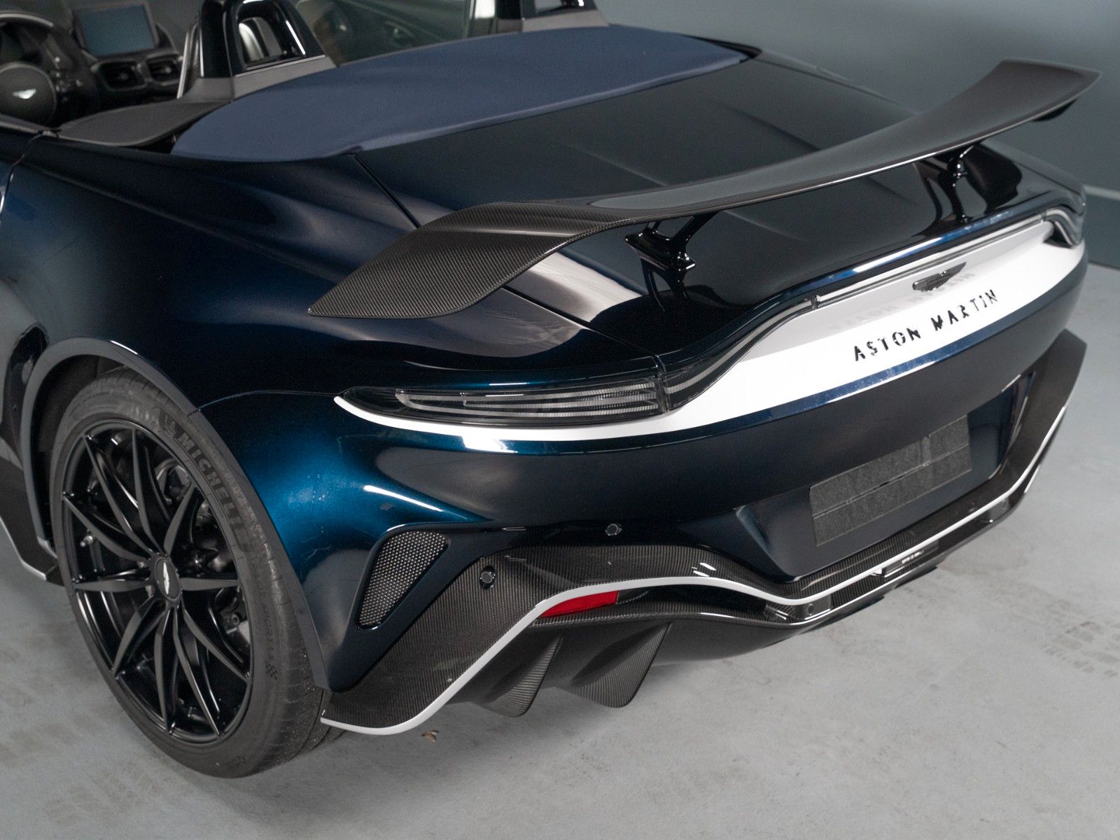 Aston Martin V12 Vantage - Bild 17