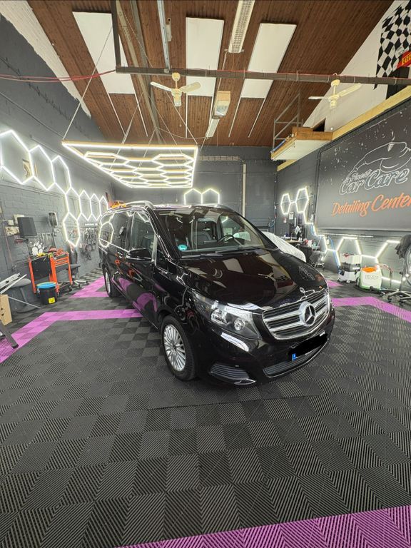 Image of Mercedes-Benz V 220
